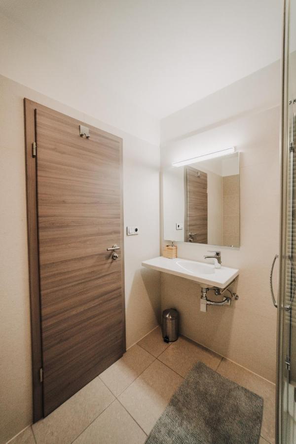 Апартаменти Beautiful New Studio, 400M From The Square Плзень Екстер'єр фото